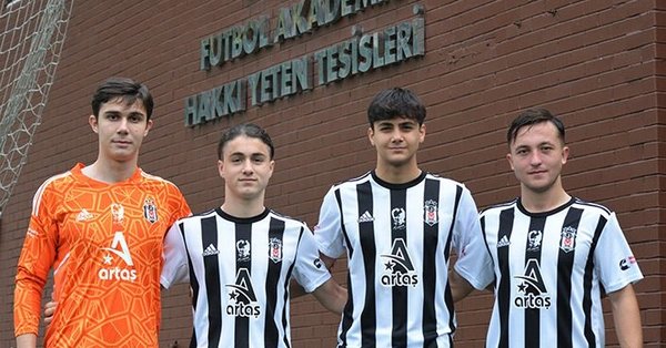 Transfermarkt.com.tr on X: 🇹🇷 Beşiktaş'ın 4 kaleci adayı. Sizin  favoriniz kim? 🤔 #transfermarkt  / X