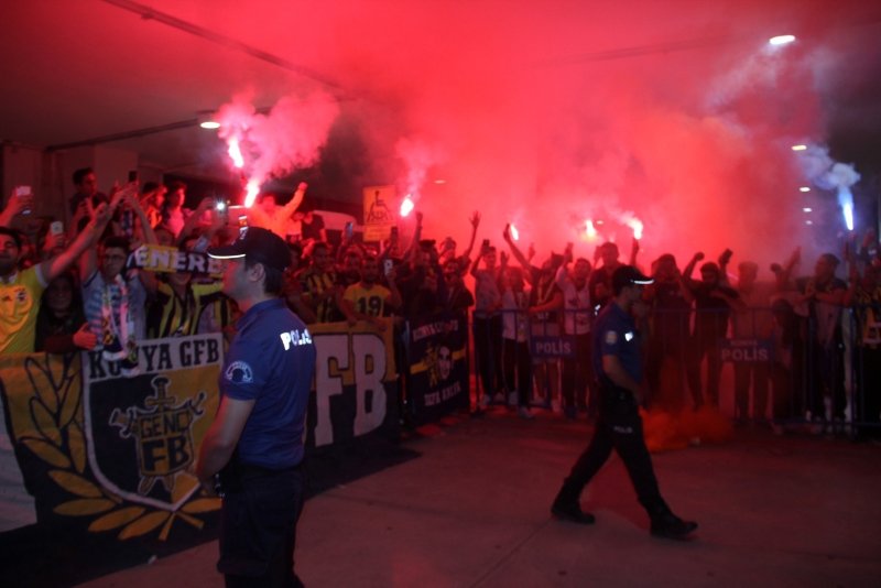Fenerbahçe’ye Konya’da coşkulu karşılama!