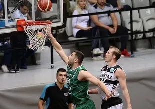 Daçka, Akatlar'dan çıkamadı