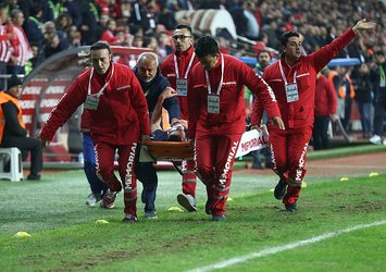 Antalyasporlu Chico'nun burnu kırıldı