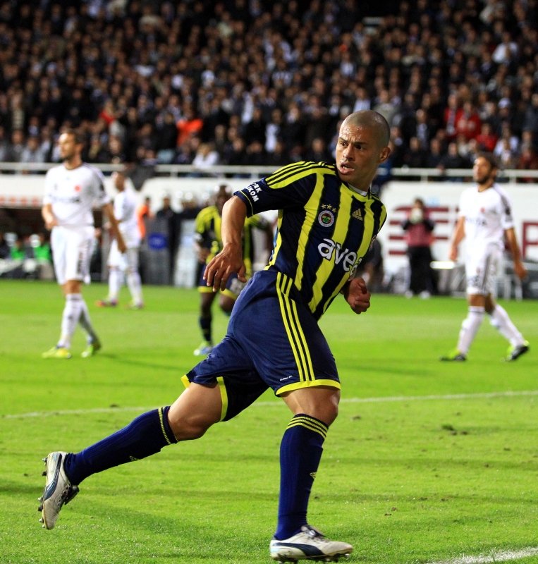 Alex seneye Fenerbahçe’de! Flaş açıklama geldi