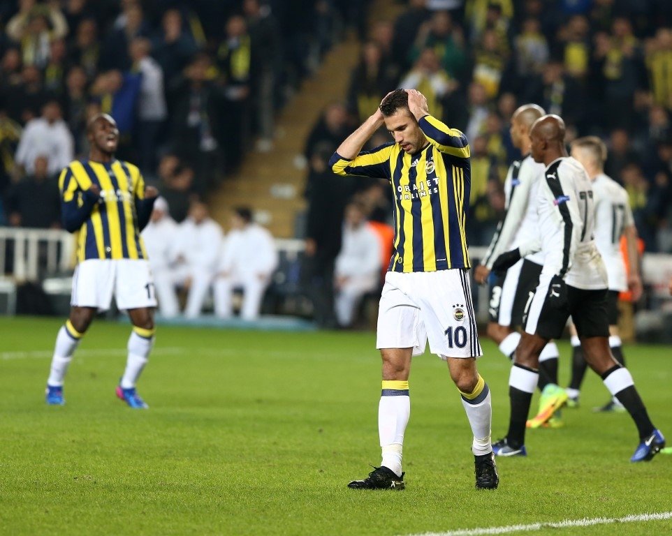 Fenerbahçe’den flaş Robin van Persie kararı