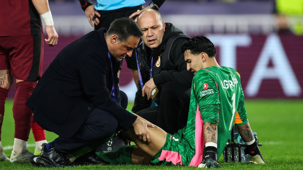 Galatasaray'da şok sakatlık! Maça devam edemedi