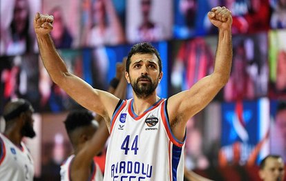 Son dakika spor haberi: THY EuroLeague’de Anadolu Efes tarihi finale çıkacak!