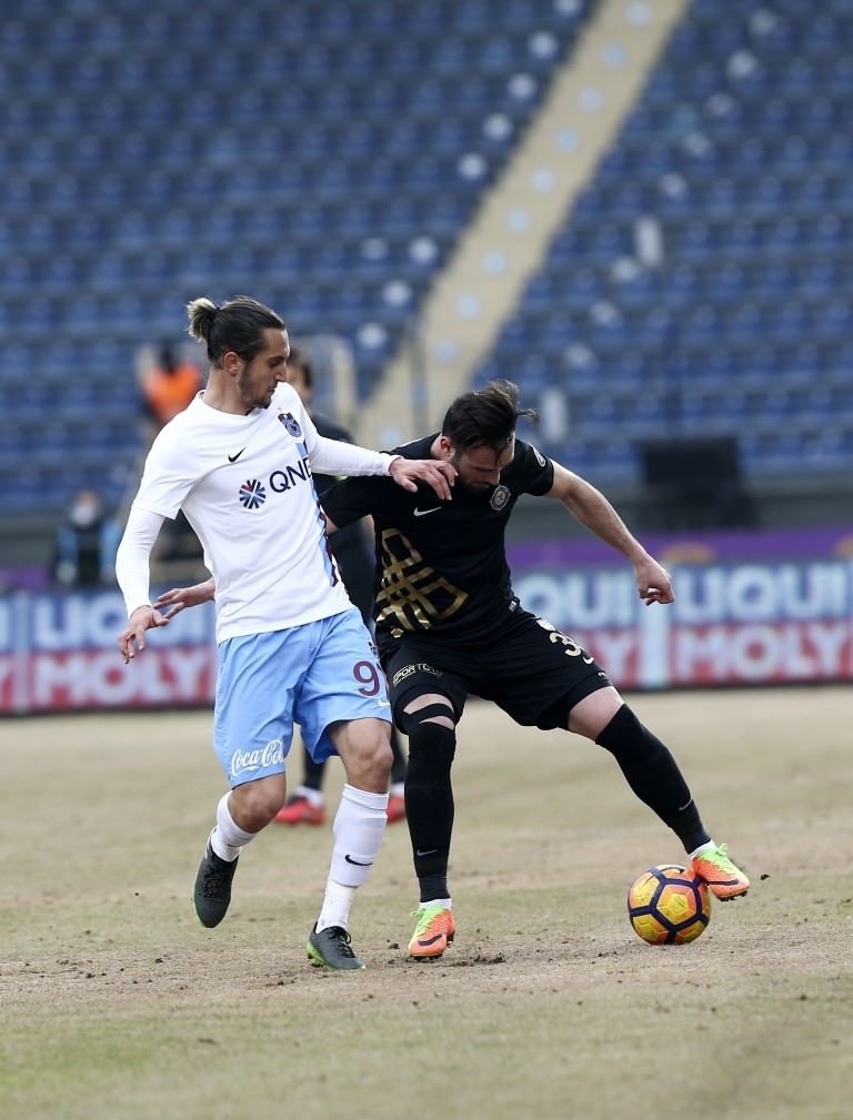 Osmanlıspor-Trabzonspor karşılaşmasından kareler