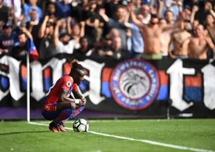 Kaza yapan Senegalli futbolcu hastaneye kaldırıldı