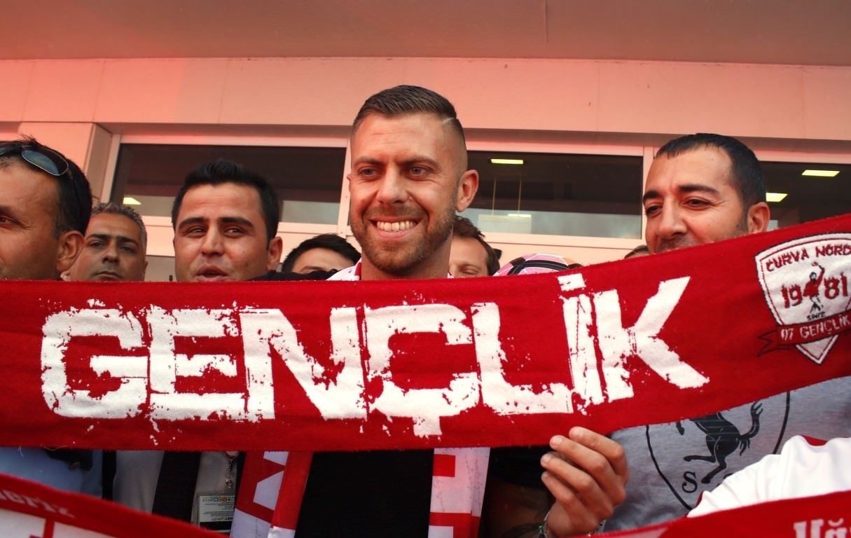 Antalyaspor’da Menez’e coşkulu karşılama