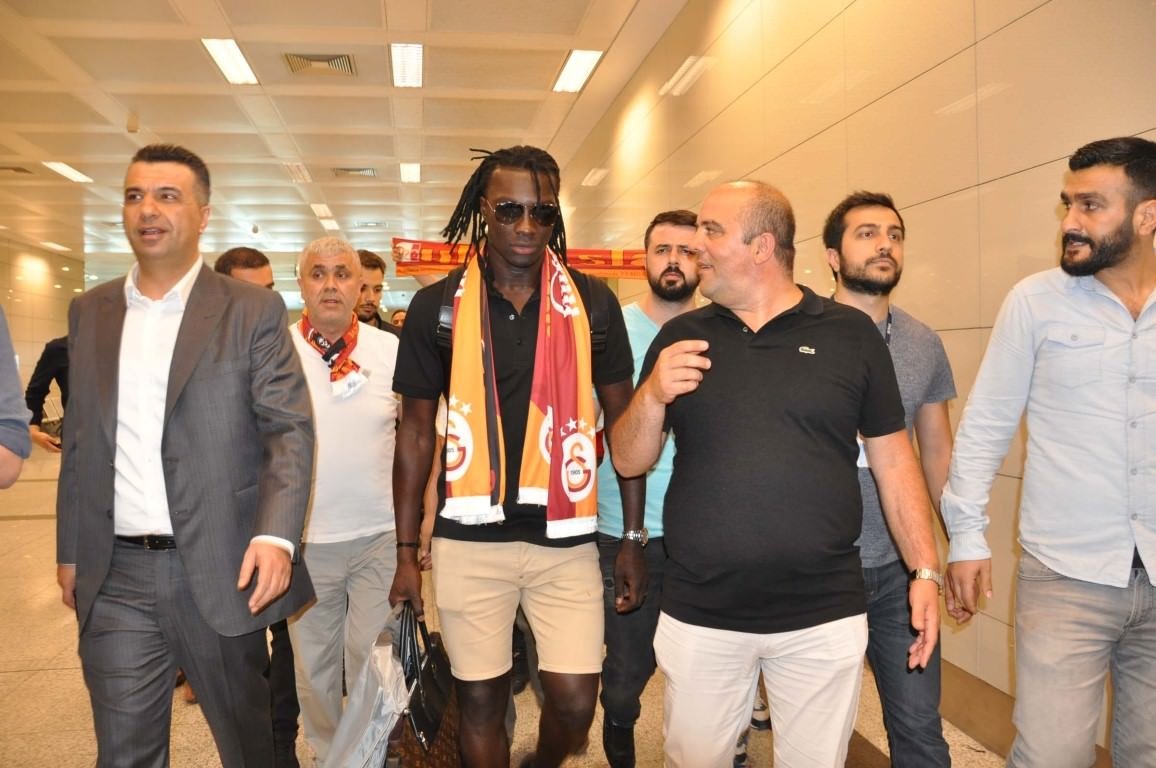 Bafetimbi Gomis araca bindi o soruyu sordu