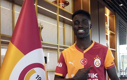 Galatasaray Sanchez ile sözleşme uzattı!