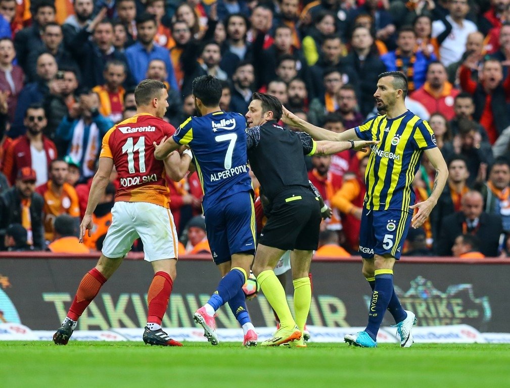 Podolski’den sert açıklamalar