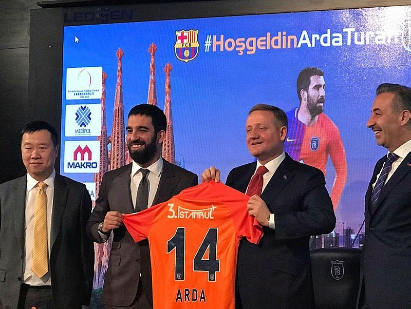 Arda Turan resmen Başakşehir’de