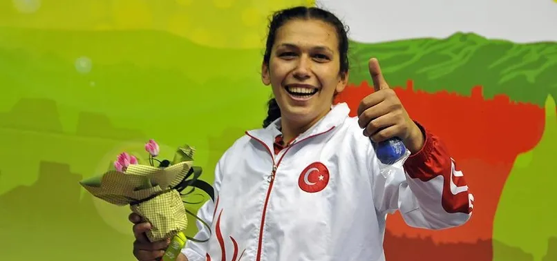 Önce şanssızlığını sonra rakiplerini yendi