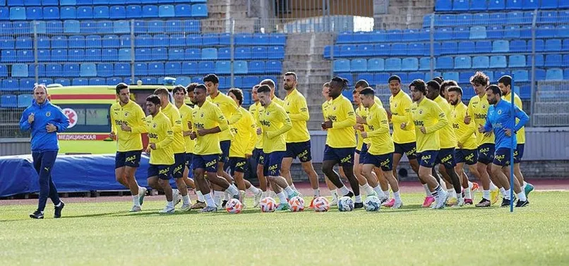 Fenerbahçe dar alanda pas çalıştı!
