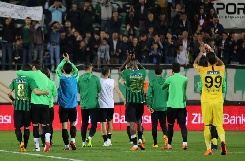 Akhisarspor - Ümraniyespor maçından kareler