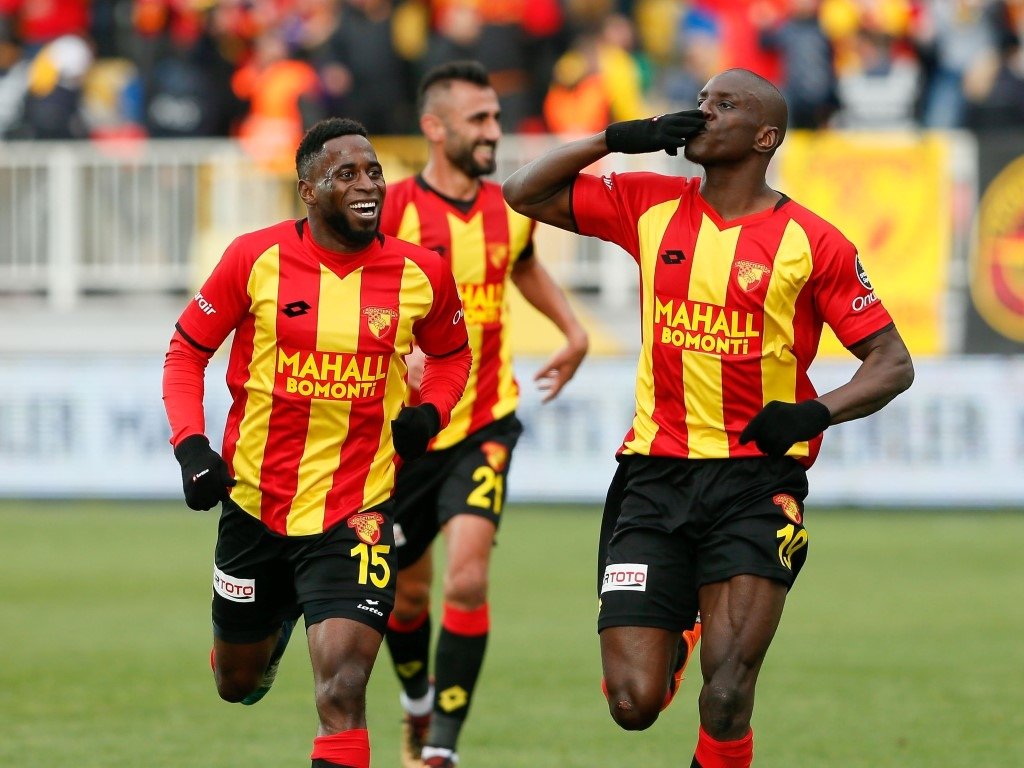 Demba Ba adım adım Beşiktaş’a!