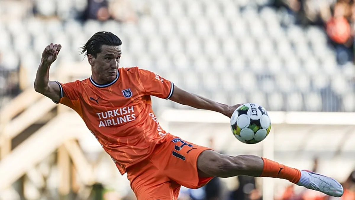 Trabzonspor 2 kralı aynı takımda istiyor! Başakşehir ile transfer görüşmeleri başladı