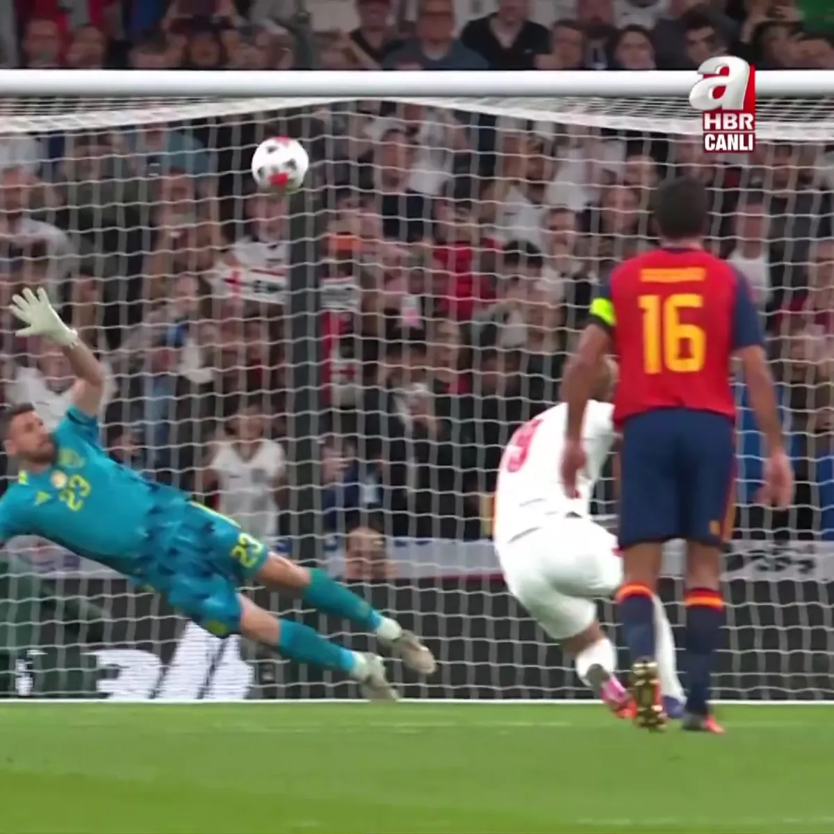 Harry Kane'den penaltı atışında çift vuruş ihlali!