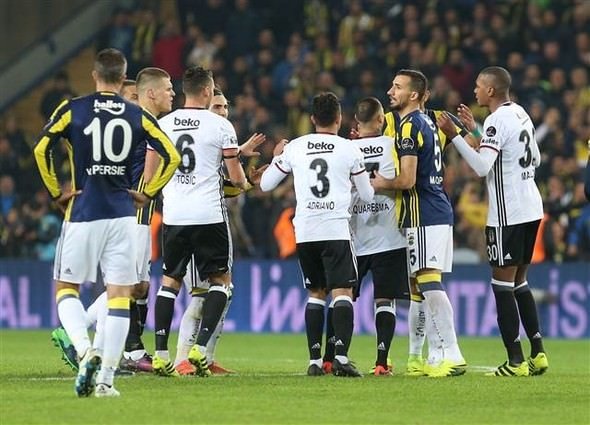 Derbide kavga çıktı