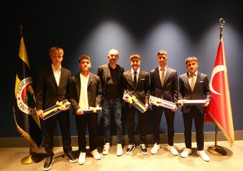 Fenerbahçe'de 5 imza birden!