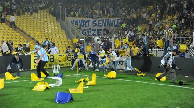 Selçuk Dereli’den Fenerbahçelileri çıldırtan tweet!