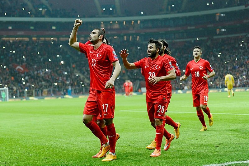 Milli futbolcuların menajerleri kim?