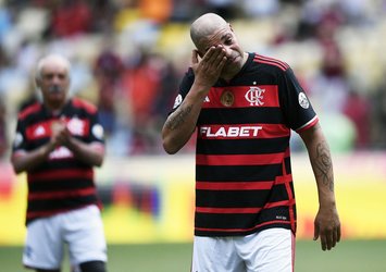Adriano'ya duygulandıran jübile! Gözyaşları içinde kaldı