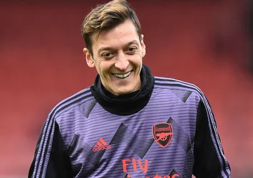 Mesut Özil mutlu haberi sosyal medyadan duyurdu!