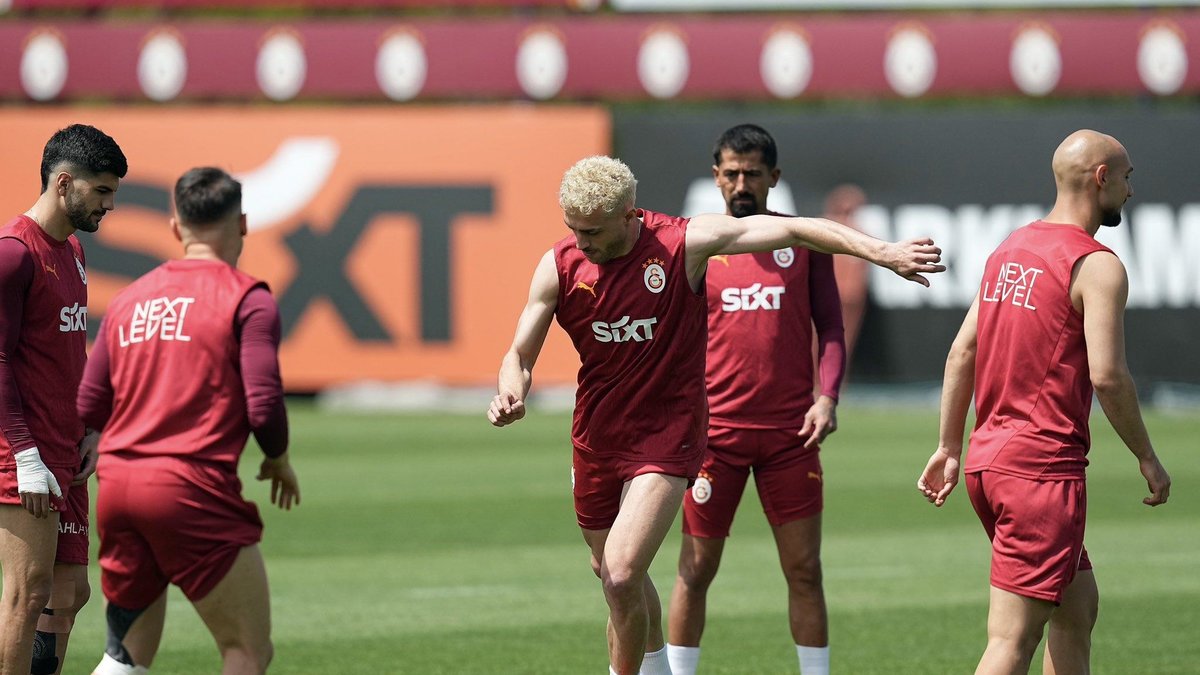 Galatasaray'ın Trabzonspor maçı kamp kadrosu açıklandı! Galatasaray'ın Trabzonspor maçı kamp kadrosu açıklandı!