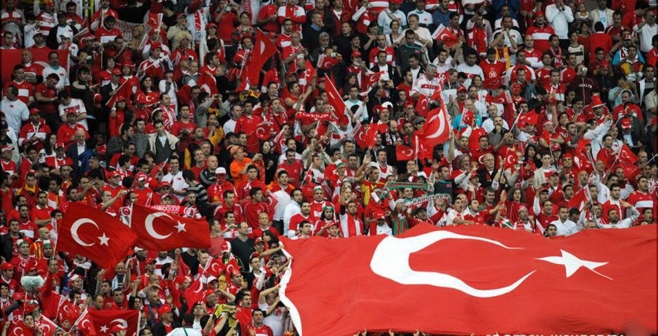 Fenerbahçe ve Galatasaray dünyaya meydan okudu