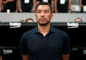 Beşiktaş'a transfer müjdesi! Van Bronckhorst'un eski öğrencisi...