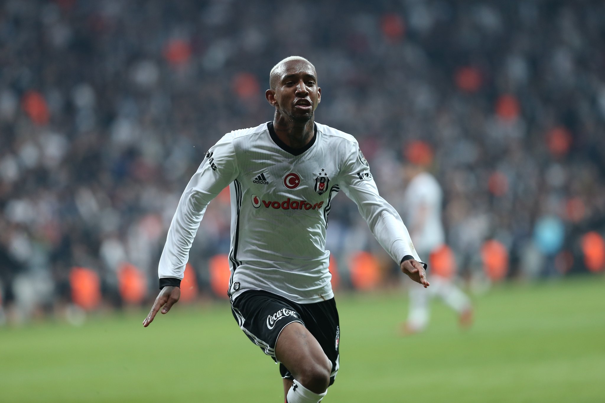Talisca sosyal medyayı da salladı!