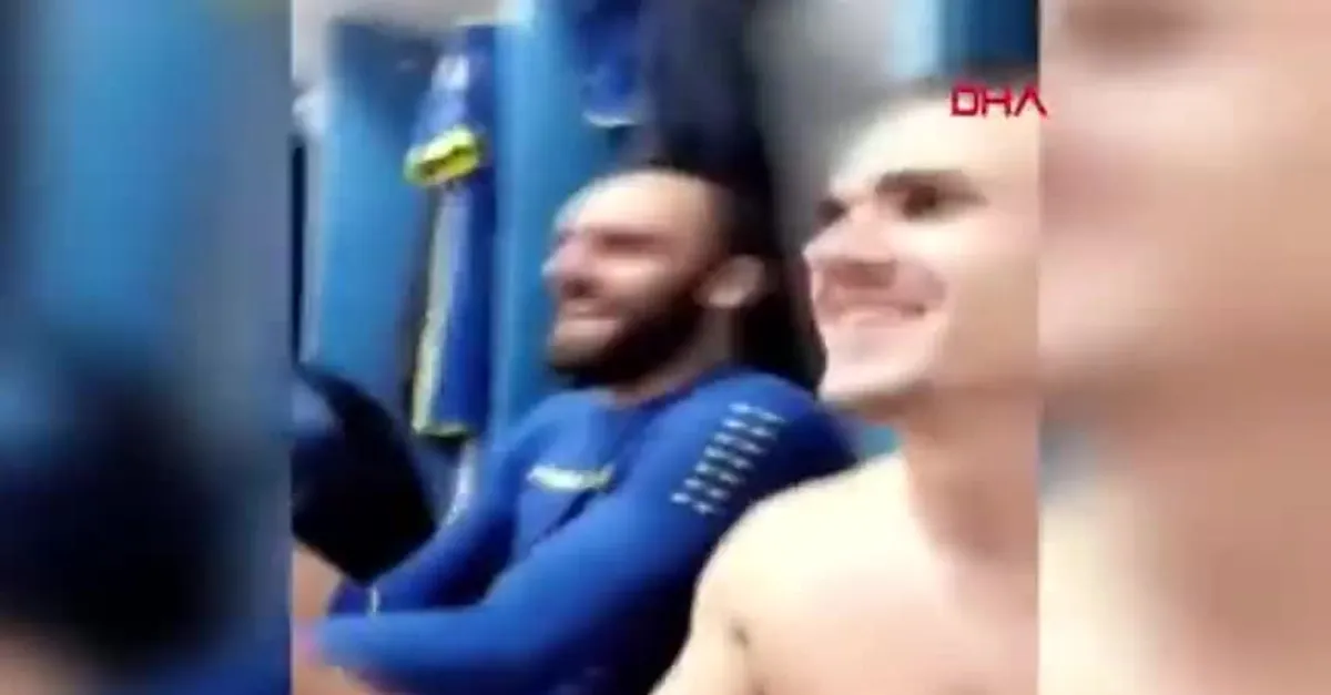 Vedat Muriç soyunma odasında coştu!