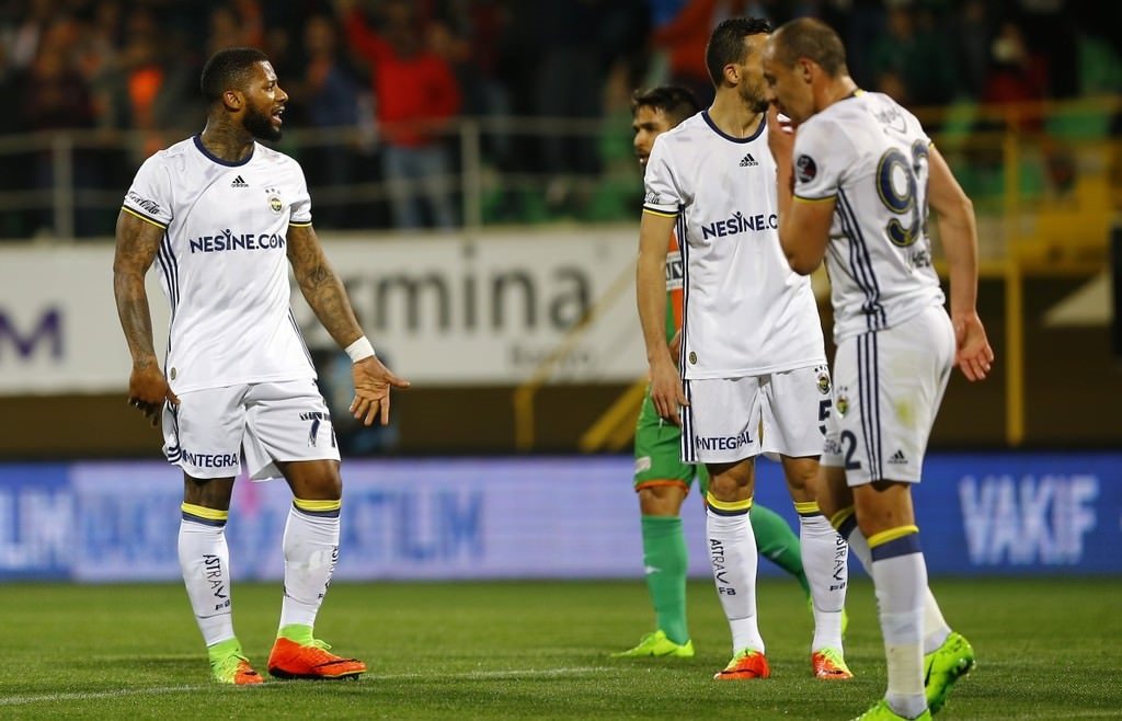 Fenerbahçe’de Lens’ten takım arkadaşlarına tepki