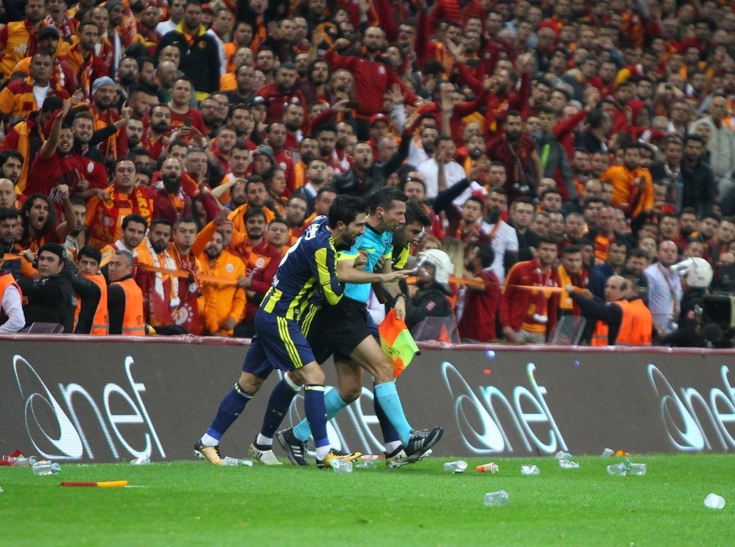 Yabancı cisim atan ikinci kişinin kimliği şaşırttı