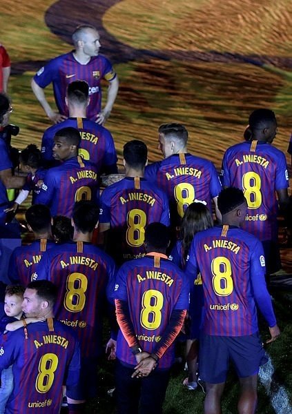 Iniesta, Barcelona’ya veda etti