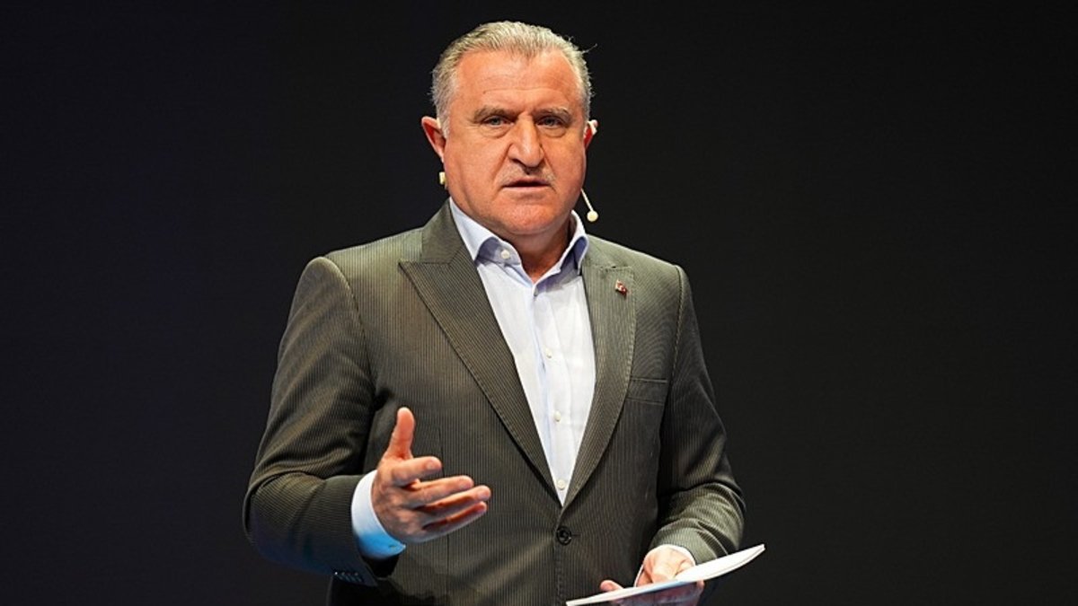 Bakan Osman Aşkın Bak: Milli takımımız Dünya Kupası'nda çok iyi işler yapacak