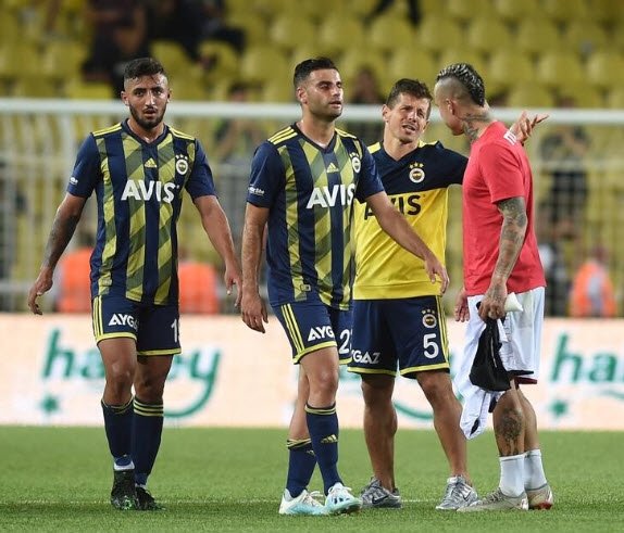 Fenerbahçe-Cagliari maçında dikkat çeken detay! Görenler dönüp bir daha baktı