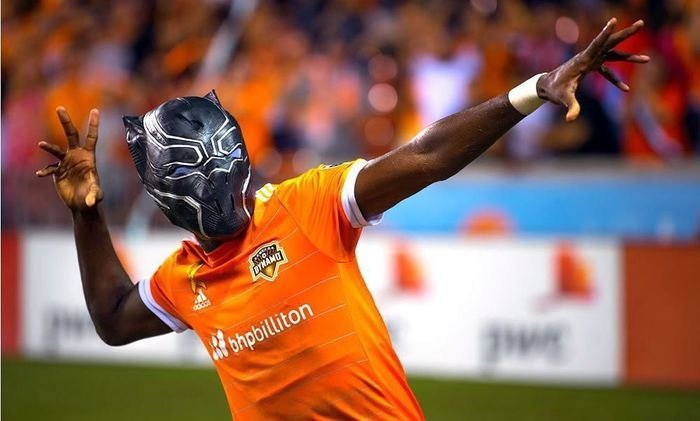 Fenerbahçe’ye Alberth Elis sürprizi!