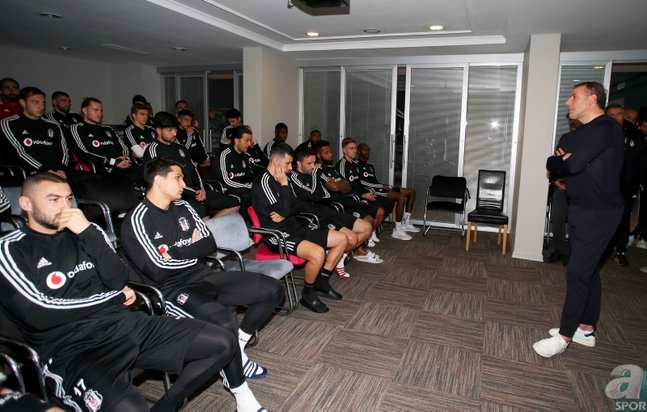 Abdullah Avcı Beşiktaşlı futbolcularla vedalaştı! İşte o görüntüler