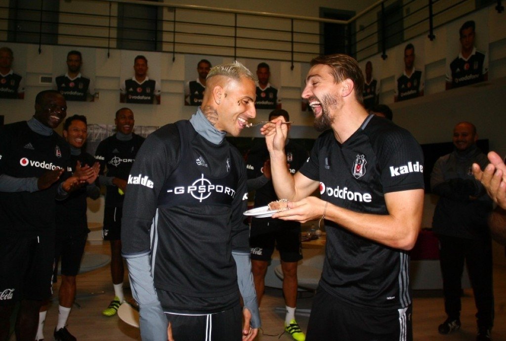Quaresma doğum gününü takım arkadaşlarıyla kutladı
