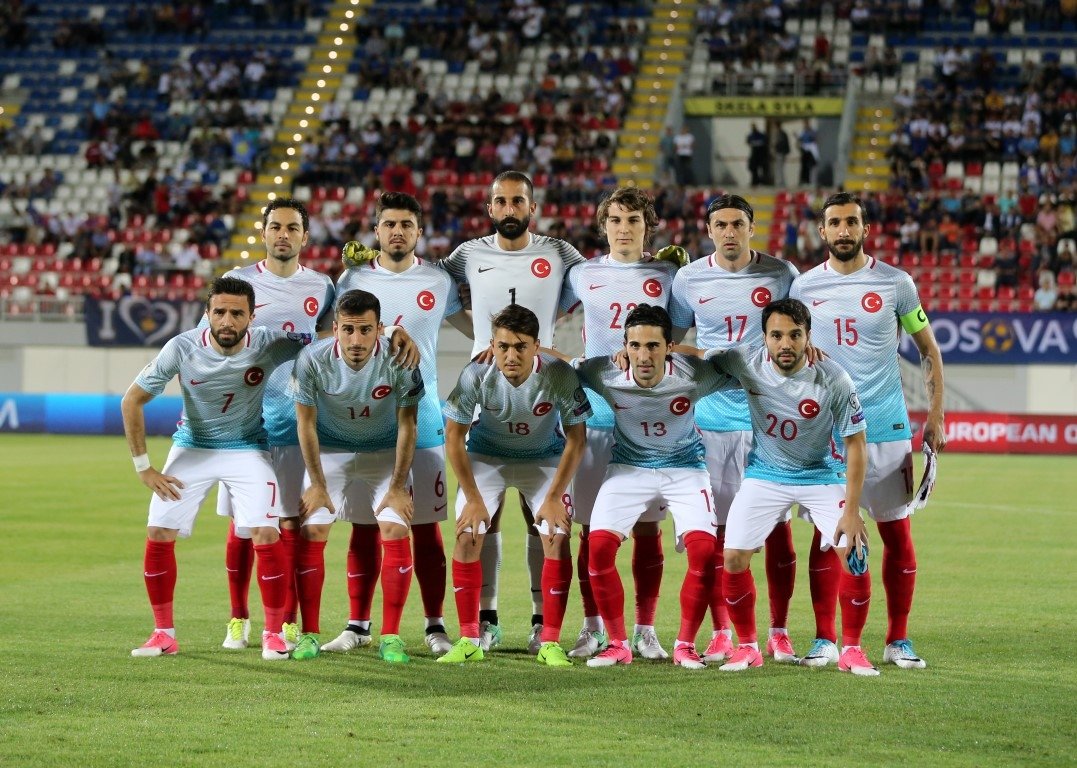 Kosova-Türkiye karşılaşmasından kareler