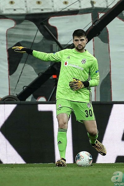 Beşiktaş bombaları patlatıyor! Tam 4 transfer birden...
