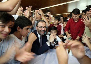 Bakan Mehmet Kasapoğlu’nun ‘Maça Götürme’ sözü gençleri sevindirdi