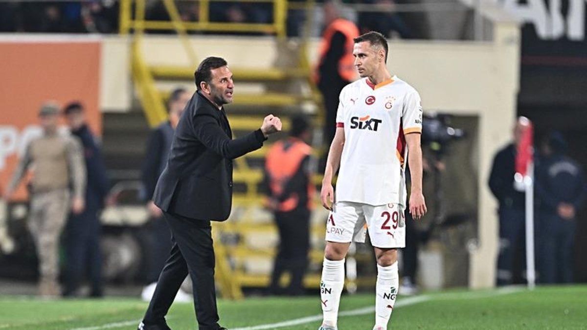 Spor yazarlarından Corendon Alanyaspor-Galatasaray maçı değerlendirmeleri! Spor yazarlarından Corendon Alanyaspor-Galatasaray maçı değerlendirmeleri!