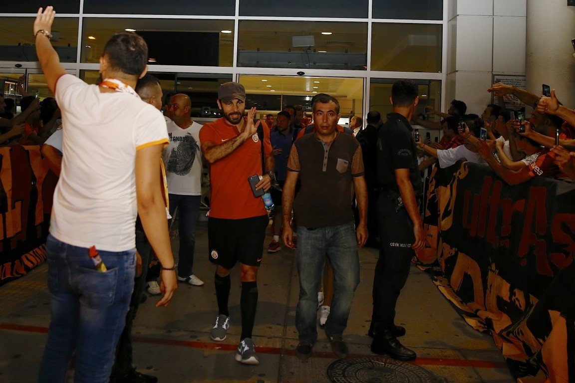 Galatasaray’a Antalya’da coşkulu karşılama
