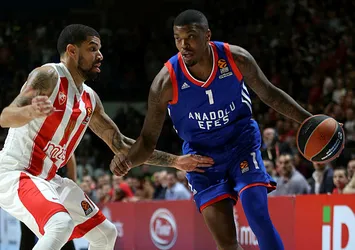 Anadolu Efes’in 100’ü asıldı