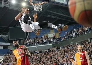 Basketbolda derbi heyecanı