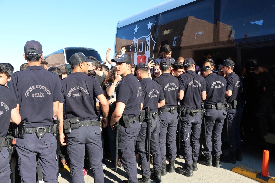 Beşiktaş’a Gaziantep’te coşkulu karşılama