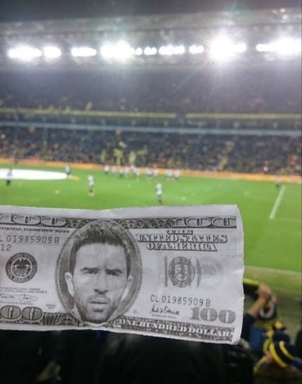 Fenerbahçe taraftarından Gökhan Gönül’e protesto!