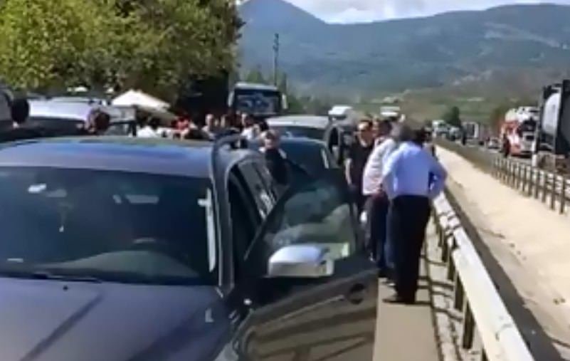 Sakaryaspor ile Eskişehirspor Taraftarı Birbirine Girdi